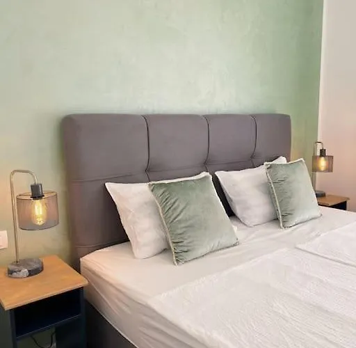 Apartman New Design Studio Kingsize Bed Pula