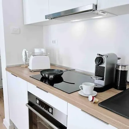 New Design Studio Kingsize Bed Апартаменты Пула