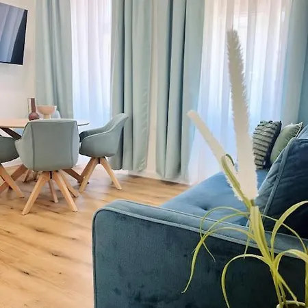 New Design Studio Kingsize Bed アパート